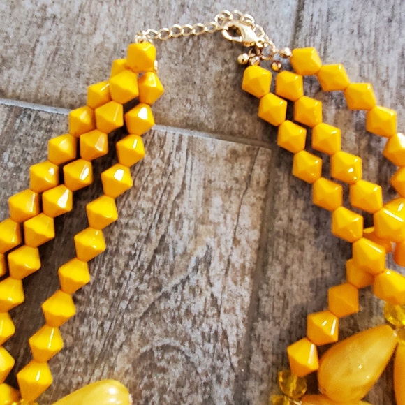 Vintage bakelite ? Yellow unique triple beaded necklace statement bib 70's 80's - Picture 14 of 16